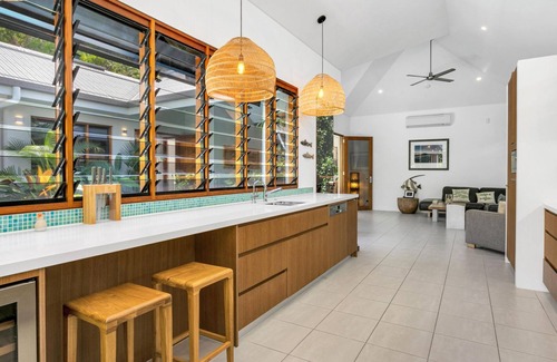 Palm Cove Villa | Belle Escpaes Reef Villa Palm Cove