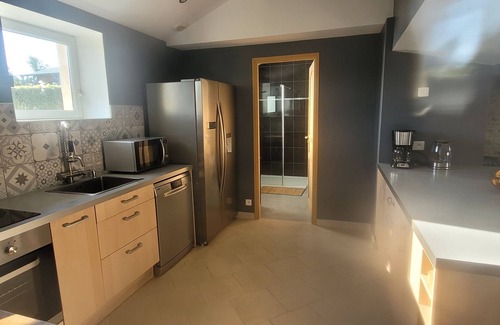 Sortosville House | Belle Maison en Pierre Avec Cour Privée, à la Campagne, Totalement Rénovée