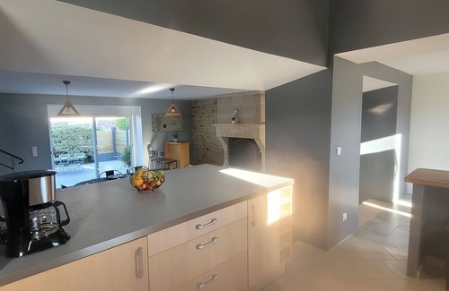 Sortosville House | Belle Maison en Pierre Avec Cour Privée, à la Campagne, Totalement Rénovée