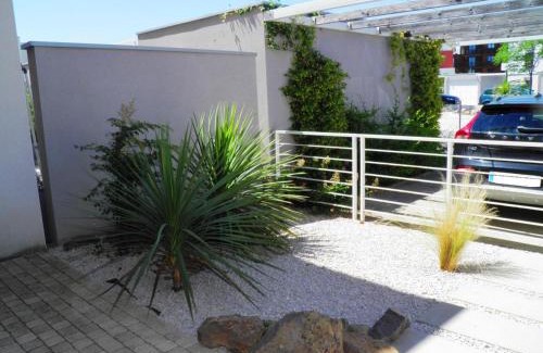 Sete Villa | Belle villa moderne avec piscine, 800m plage, parking privé et clim, idéale pour familles à Sète - FR-1-338-31