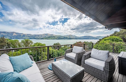 Akaroa House | Belle Vue Haven - Akaroa Holiday Home