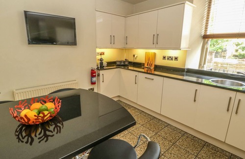 Ilkley Cottage | BELLE VUE, pet friendly, character holiday cottage in Ilkley