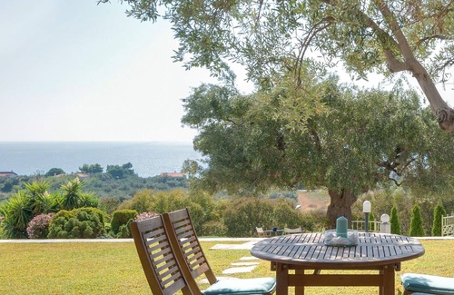 Nea Skioni Villa | Bellevue, a Summer house with beautiful sea view