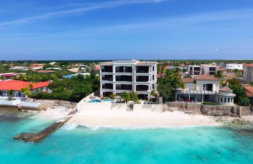 Belnem Apartment | Bellevue Luxury Oceanfront apartment with private beach