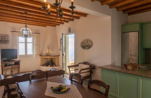 Tinos Town Villa | Bellevue Villa by JJ Hospitality-