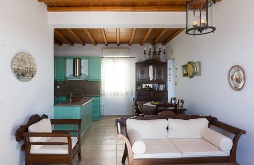 Tinos Town Villa | Bellevue Villa by JJ Hospitality-