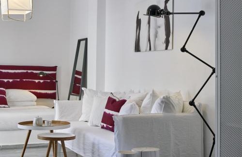 Kamari Hotel | Bellonias Villas