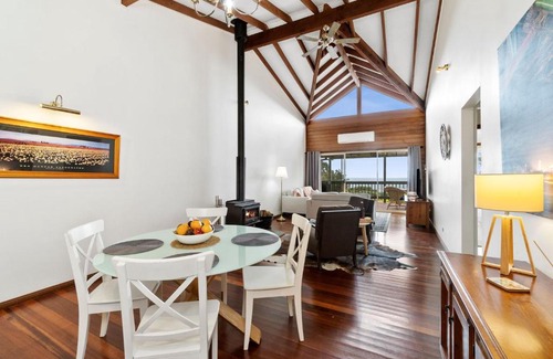 Kurrajong Heights House | Bells Rest with a view