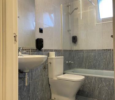 Distrito Oeste House | Belmonte Rooms - check in Hotel a 650 metros
