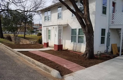 Llano Apartment | BELOW Apartment at Flossie's Corner