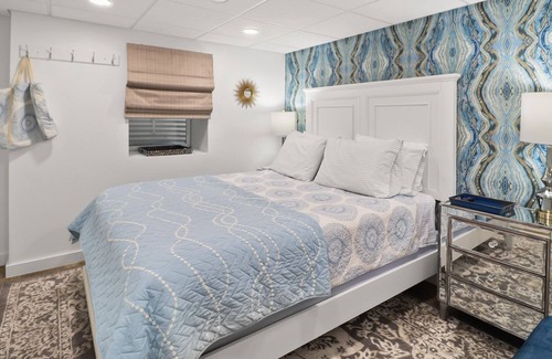 Miller Beach House | Below Deck at Waters Edge, Directly on Lake Michigan Beach w/htd in ground pool