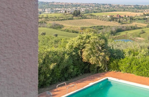 Cologna Spiaggia House | Belvilla by OYO Villa RosÃ¨