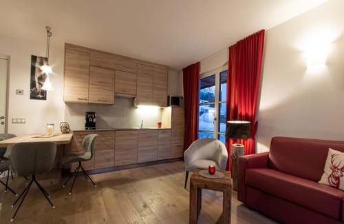 Mareo Apartment | Belvilla by OYO Cortina- Lux Alpine