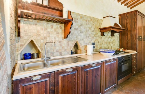 Il Poggio House | Belvilla by OYO Macetona - Archi