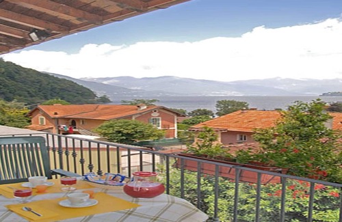 Cannobio Apartment | Belvilla by OYO Bilo Garden Due Bis