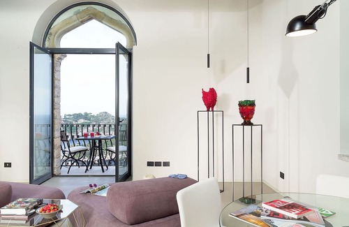 Taormina Apartment | Belvilla by OYO Torre Isola Bella