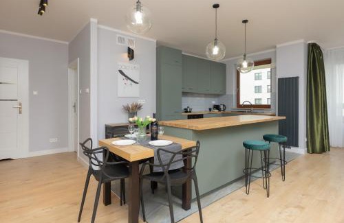 Gorce Apartment | Bemowo Górczewska Apartment by Noclegi Renters