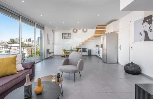 Tel Aviv Apartment | Ben Gurion - Superb penthouse close to the beach