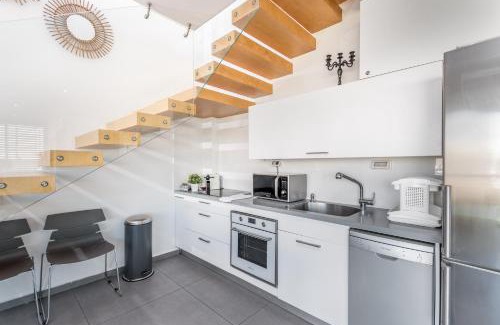Tel Aviv Apartment | Ben Gurion - Superb penthouse close to the beach