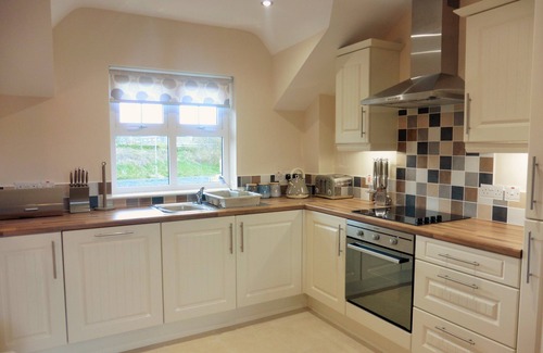 Bushmills House | Ben-Ry Cottage, Luxury Accomodation with Magnificient River Views over Bushmills