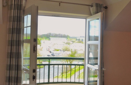Bushmills House | Ben-Ry Cottage, Luxury Accomodation with Magnificient River Views over Bushmills