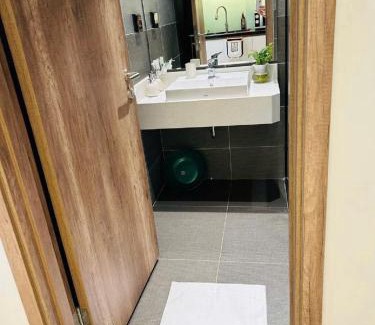 Van Giang Apartment | Ben's Homestay Ecopark - Landmark L2