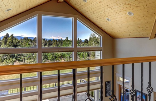 Bend House | Bend Mountain View Retreat with Private Hot Tub - Spacious with Amazing Views!