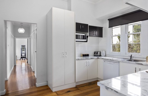 Bendigo House | Bendigo Signature Accommodation on Hargreaves