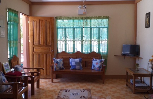 Puerto Princesa City Centre House | Bendoy's Transient House