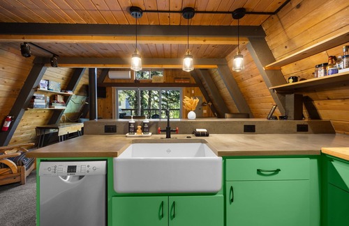 Government Camp House | Bergstrasse Getaway - Cozy A-Frame Sauna
