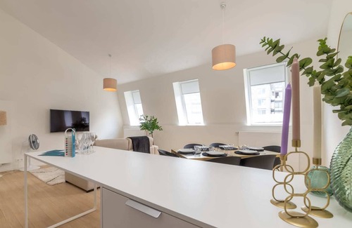 Saint-Josse-ten-Noode Apartment | Beriot VI - Two Bedroom Apartment, Sleeps 4