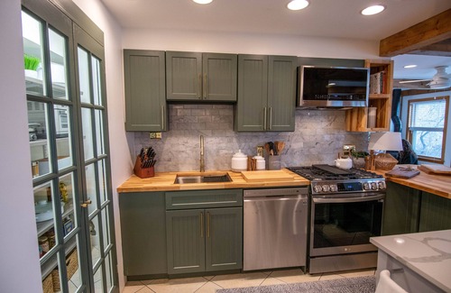 Lenox Dale House | Berkshires Home Makeover ~ Immaculate Lakefront Getaway ~ Dreamy Sunsets!