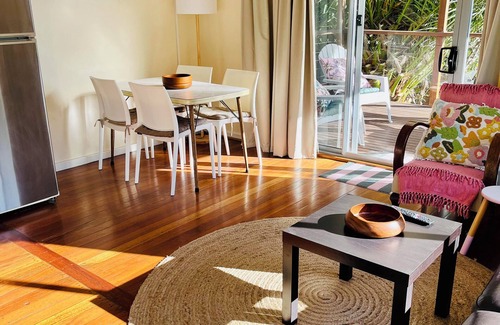 Bermagui House | Bermagui Bay Beach House. Bungalow in the Heart of Bermagui