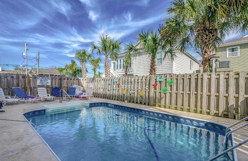 Cherry Grove Beach House | Bermuda Breeze by Coastline Resorts