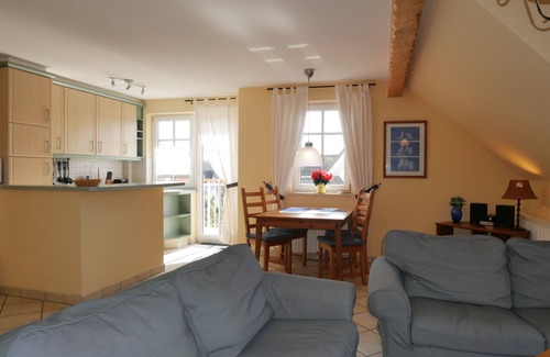 Koelpinsee Apartment | Bernsteinhaus Whg. 5 - Amber house, 850m to the beach, with balcony, WLAN