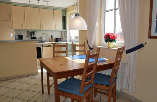 Koelpinsee Apartment | Bernsteinhaus Whg. 5 - Amber house, 850m to the beach, with balcony, WLAN