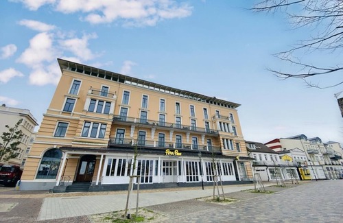 Warnemuende Apartment | Berringer/anchor on the beach