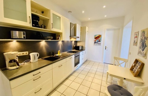 Warnemuende Apartment | Berringer/backboard on the beach