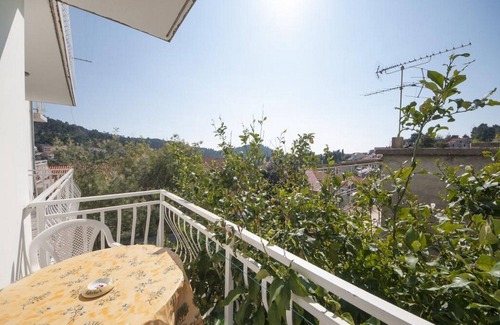 Brna Apartment | Bertie's Lodge - Comfort One Bedroom Apartment with Balcony and Sea View(A3)