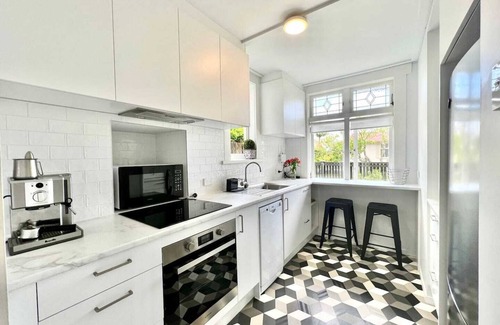 Devonport Apartment | Bespoke Stays - Beach side Apartment