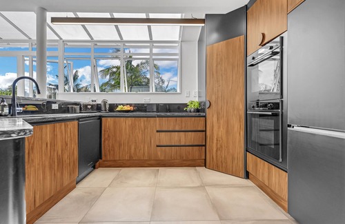 Castor Bay House | Bespoke Stays - Poolside Haven