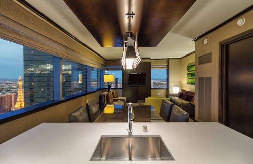 Las Vegas Strip Apartment | Best 2 BR Corner Penthouse at Vdara! Stunning Bellagio Fountain Views! Sleeps 6!