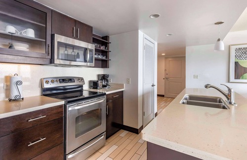 Northeast Virginia Beach Hotel | Best Choice! Ocean Front Unit, Full Kitchen, Outdoor and Indoor Pools!