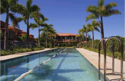 Robina House | Best Comfy Room next to Bond Uni