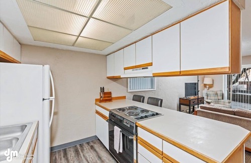 South Addition Apartment | Best Downtown Anchorage Location - Two Bedroom Apartment