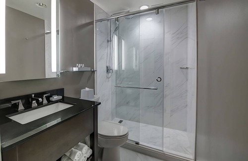 Capitol Hill House | Best Escape in DC! 2 Units Perfect for Families! Close to Top Attractions!