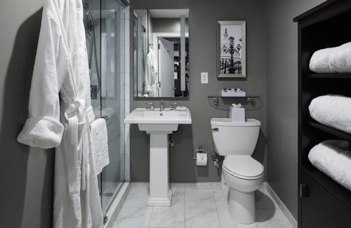 Capitol Hill House | Best Escape in DC! 2 Units Perfect for Families! Close to Top Attractions!