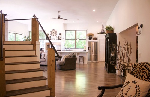Ossipee House | Best fall colors. Winter getaway- room for the snowmobiles and ice fishing.