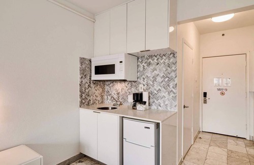 Flamingo/Lummus Condo | Best location by the Beach ! Free WiFi - TV - All amenities