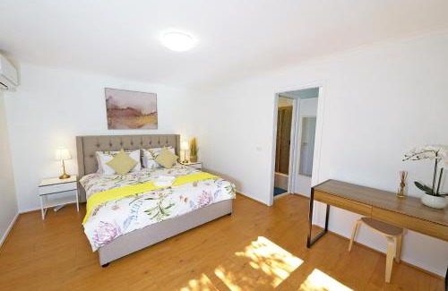 Hallam House | Best Location Entire House Staycation Parkland Surrounding